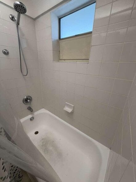 Building Photo - 4869 NW 9th Dr