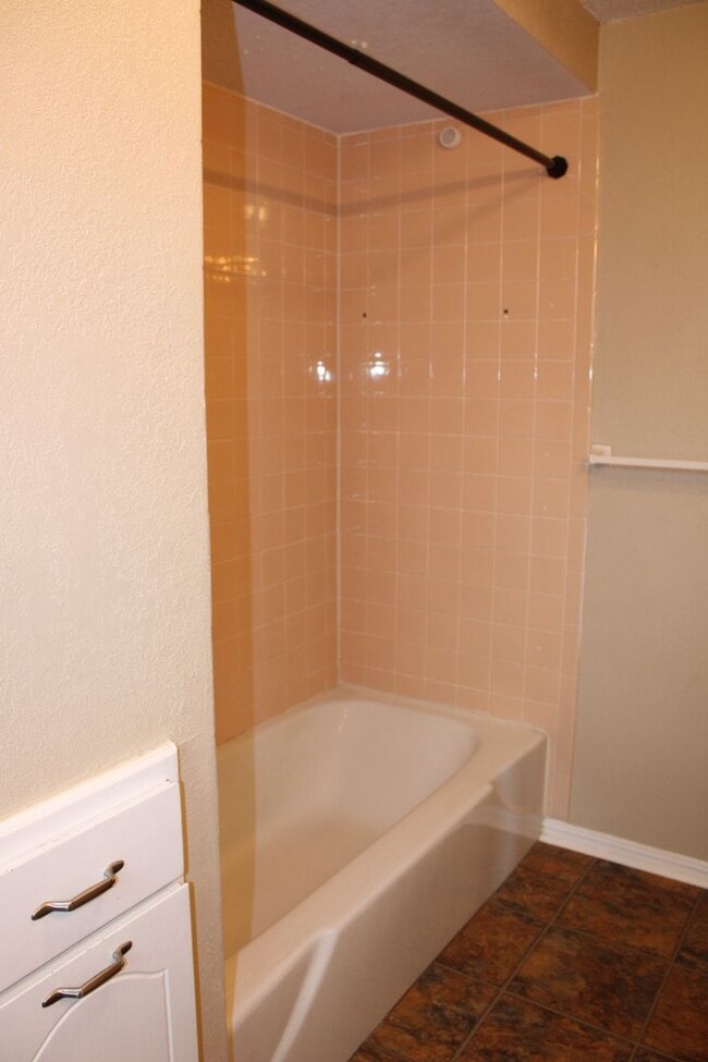 Building Photo - Wonderful remodel!