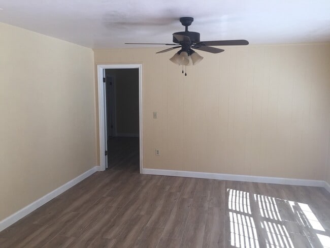 Building Photo - 3 Bdr 2 Ba Concrete Block Home on One Acre