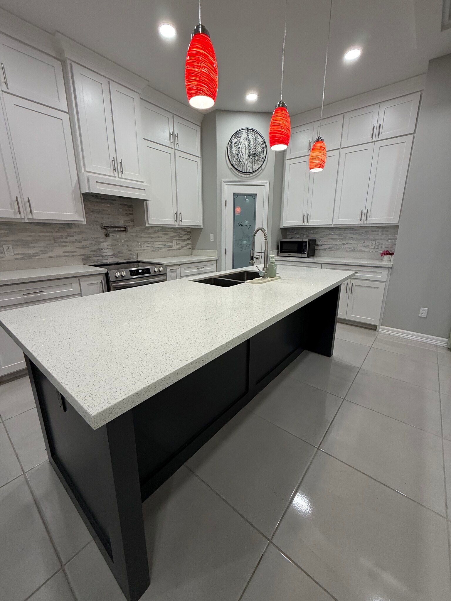 Building Photo - 315 Brooks Cir S