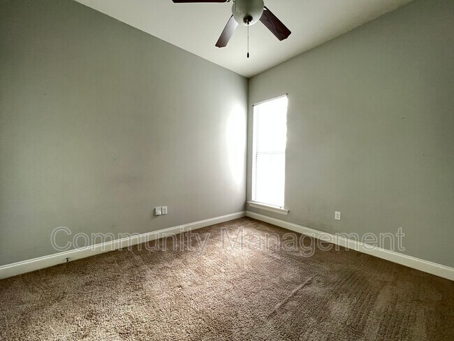 Building Photo - 8027 Seville Ct