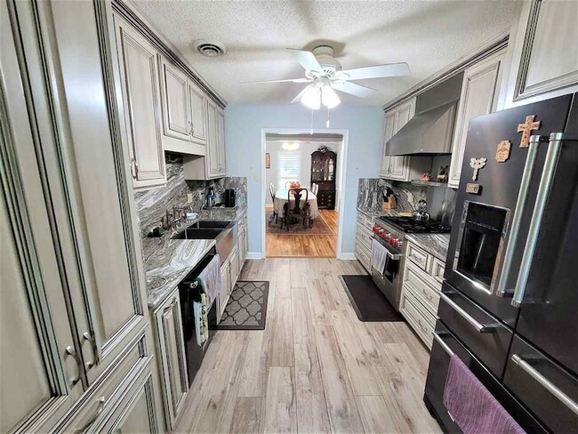 Building Photo - 481 Autumn Trail Cove