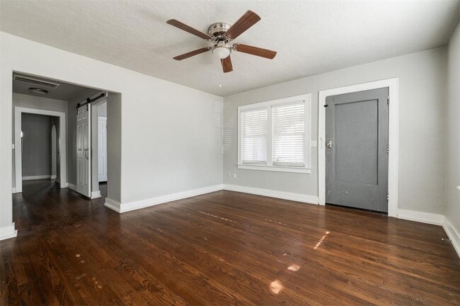 Building Photo - 2555 NW 20th St