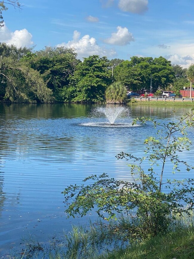 Building Photo - 1300 NE Miami Gardens Dr