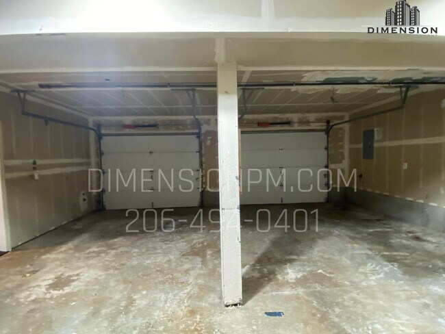Building Photo - Stylish 4 Bedroom, 2 Bathroom Home with Great Layout