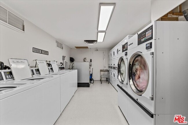 Building Photo - 10701 Wilshire Blvd