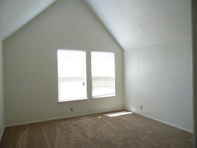 Building Photo - East - Townhome located in Gated Community