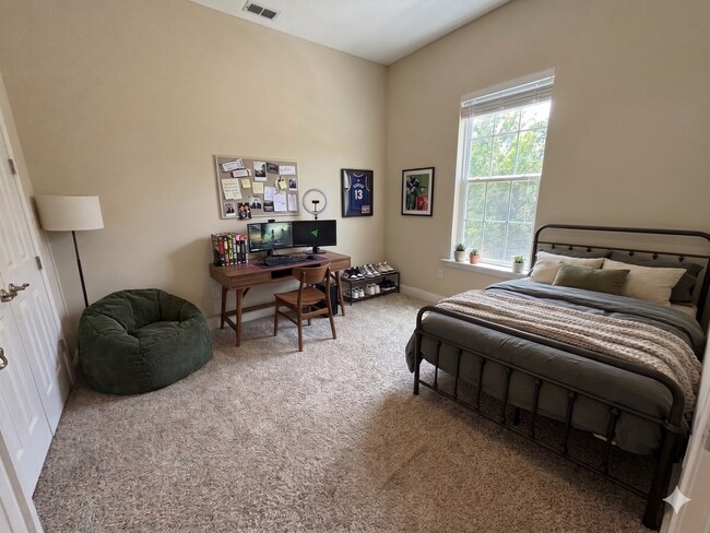 Building Photo - Spacious 4BR/3BA Home with 3-Car Garage, Bonus Office & Covered Patio in St Johns!
