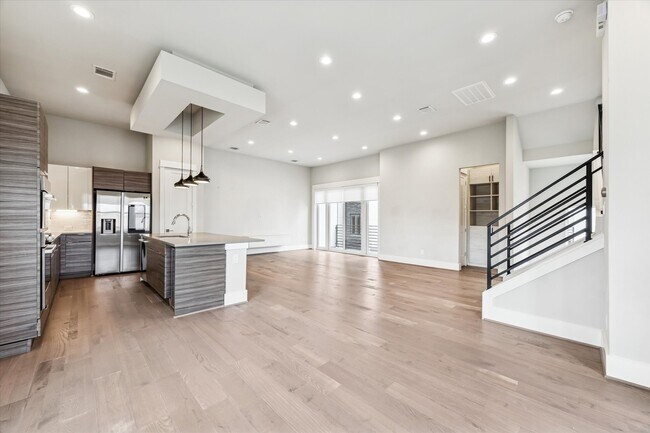 Building Photo - 1617 Wheeler Ave