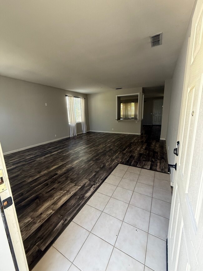 Building Photo - 9644 Crisswell Dr