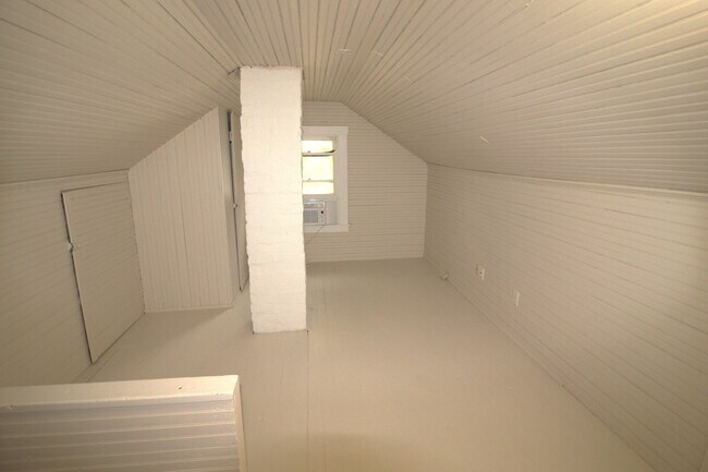 Building Photo - 7831 Camargo Rd