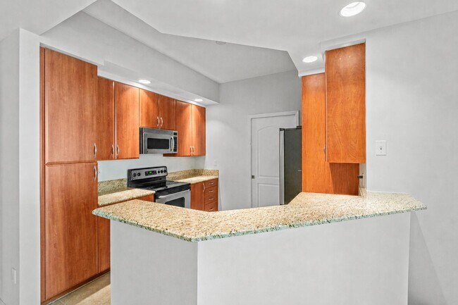 Building Photo - 801 S Olive Ave