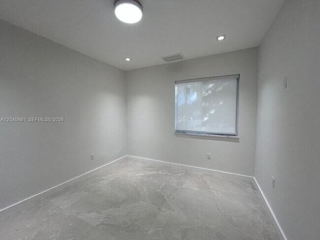 Building Photo - 16805 SW 109th Ct