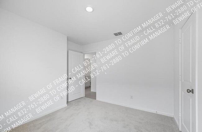 Building Photo - 6433 Middlebury Dr