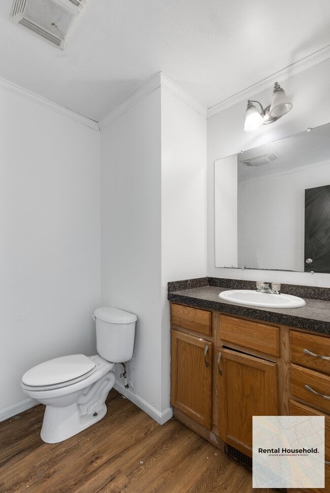 Building Photo - Completely Redone 3 Bed 1.5 Bath Rental!