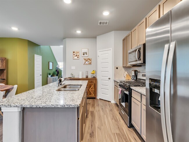 Building Photo - 2416 Bluefish Ct