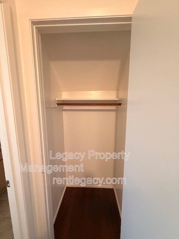 Building Photo - 1427 Bel Air Dr