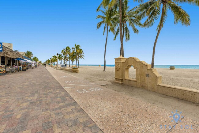 Building Photo - 777 N Ocean Dr