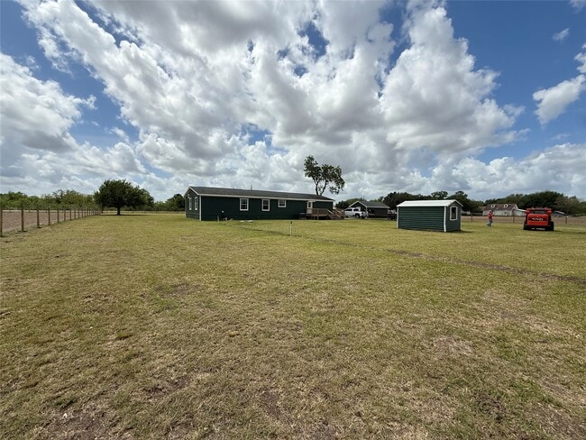 Building Photo - 1841 County Rd 382