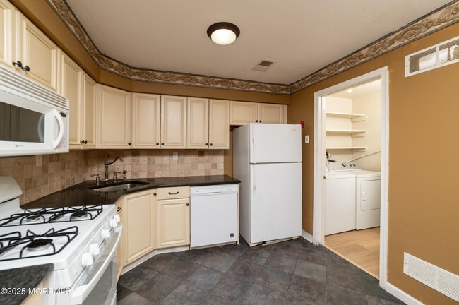 Building Photo - 55 Frontier Way