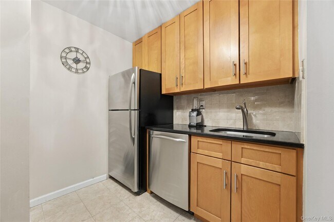 Building Photo - 21 Fairview Ave