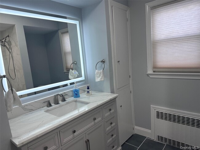 Building Photo - 291 N Little Tor Rd