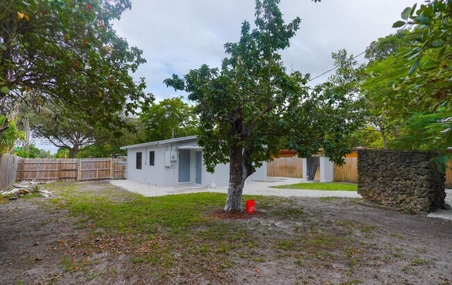 Building Photo - 13890 NW 5th Ave