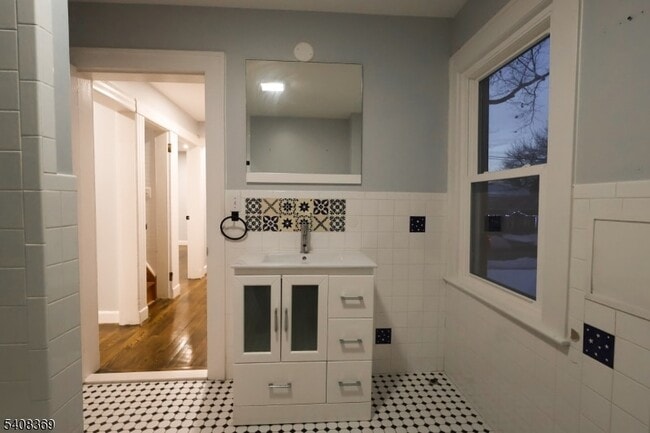 Building Photo - 655 E Passaic Ave