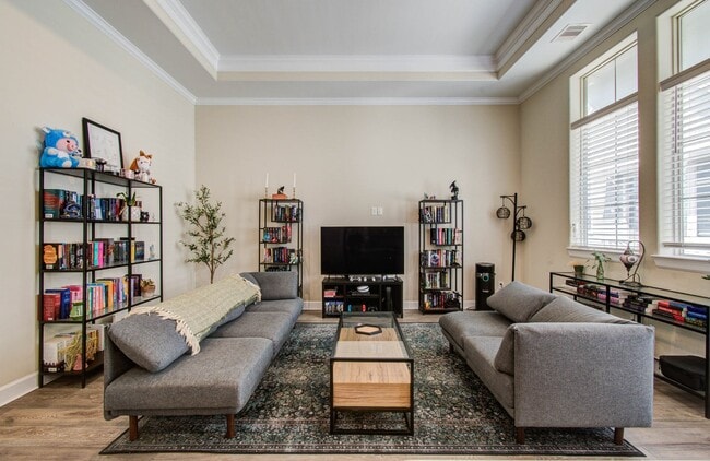 Building Photo - 2115 Naomi St