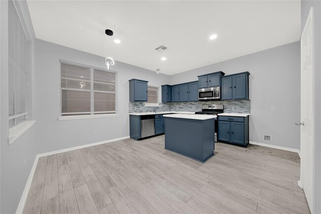 Building Photo - 15834 Mountain Mist Trail