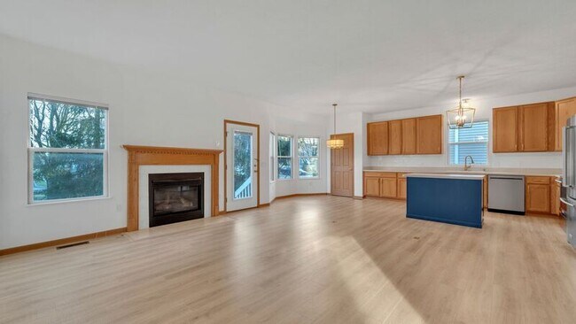 Building Photo - 7275 Winterbek Ave