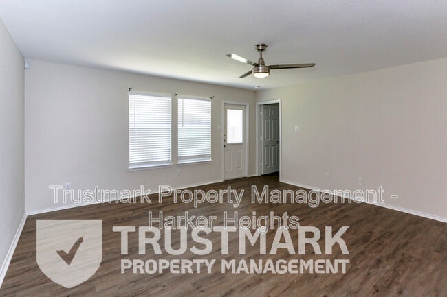 Building Photo - 1321 Cozy Creek Dr