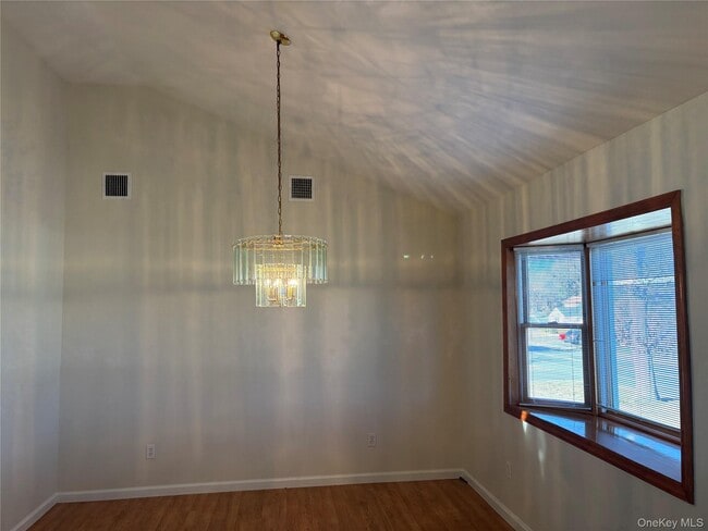 Building Photo - 1214 August Rd