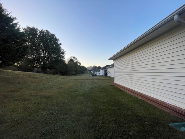 Building Photo - 1930 Scarlett Meadows Dr