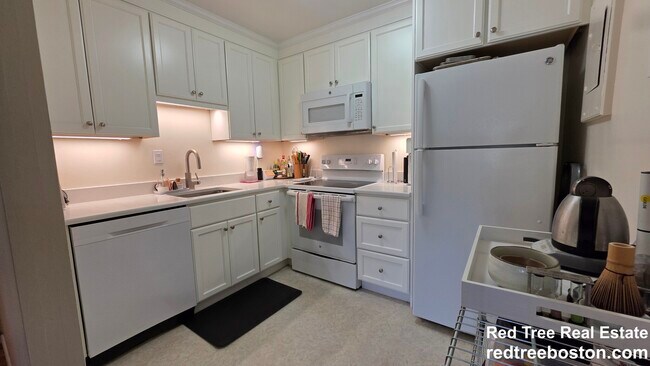 Building Photo - 35 Vernon St