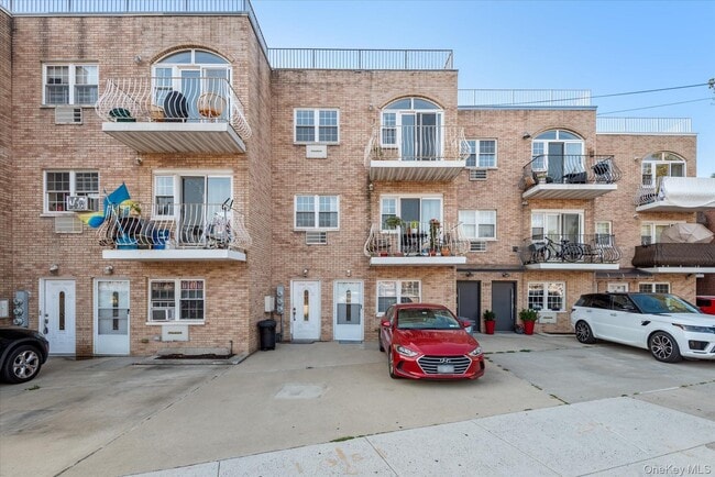 Building Photo - 71-05 Cooper Ave