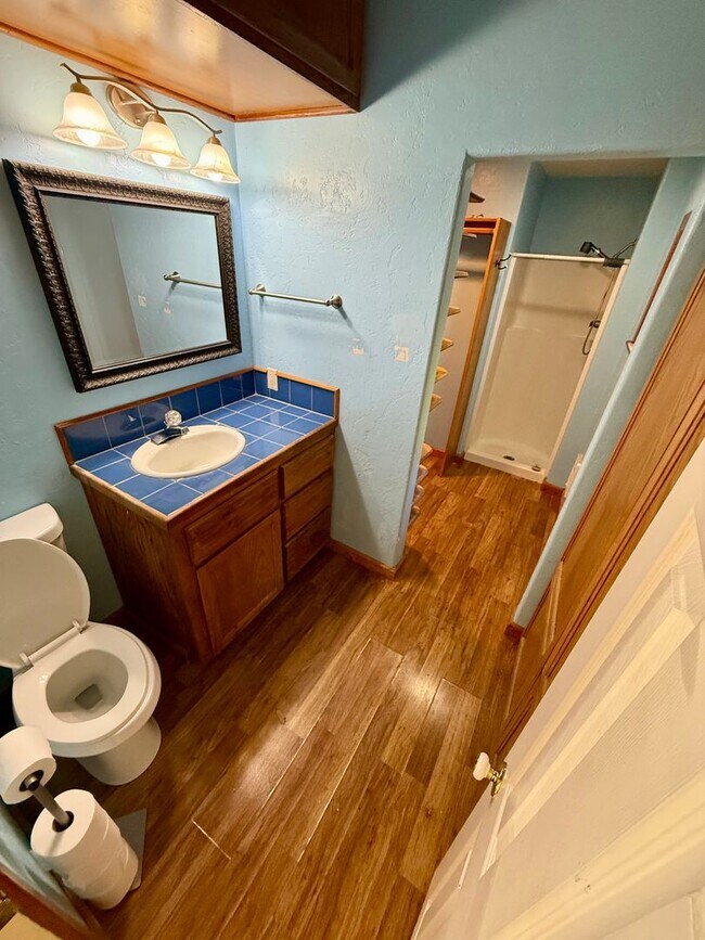 Building Photo - Victorian Charmer – 3 Bed, 1.75 Bath – Utilities Included!