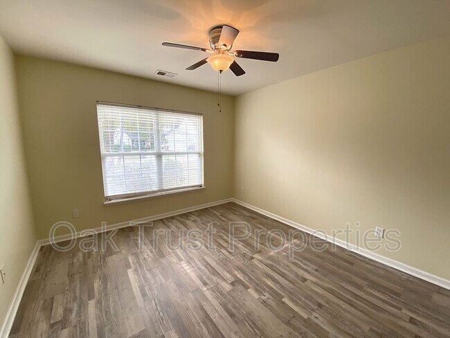 Building Photo - 136 Mcgrady Dr