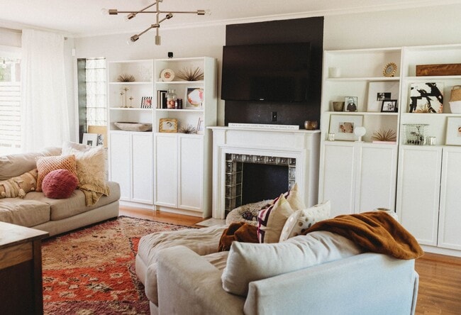 Building Photo - Call Peggy 501 676 1758