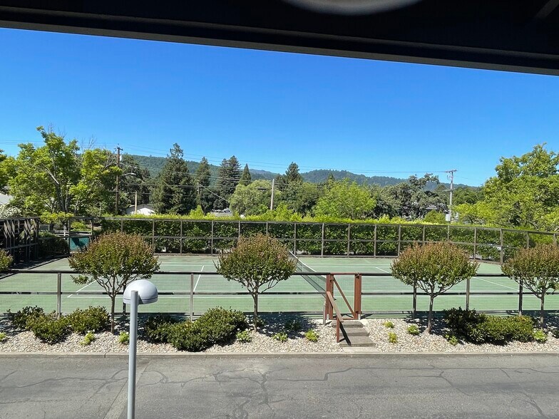 Building Photo - 1988 Yountville Cross Rd