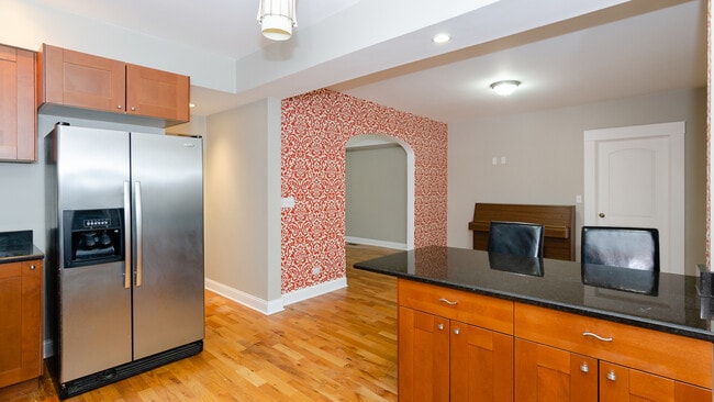 Building Photo - 2575 Waukegan Ave