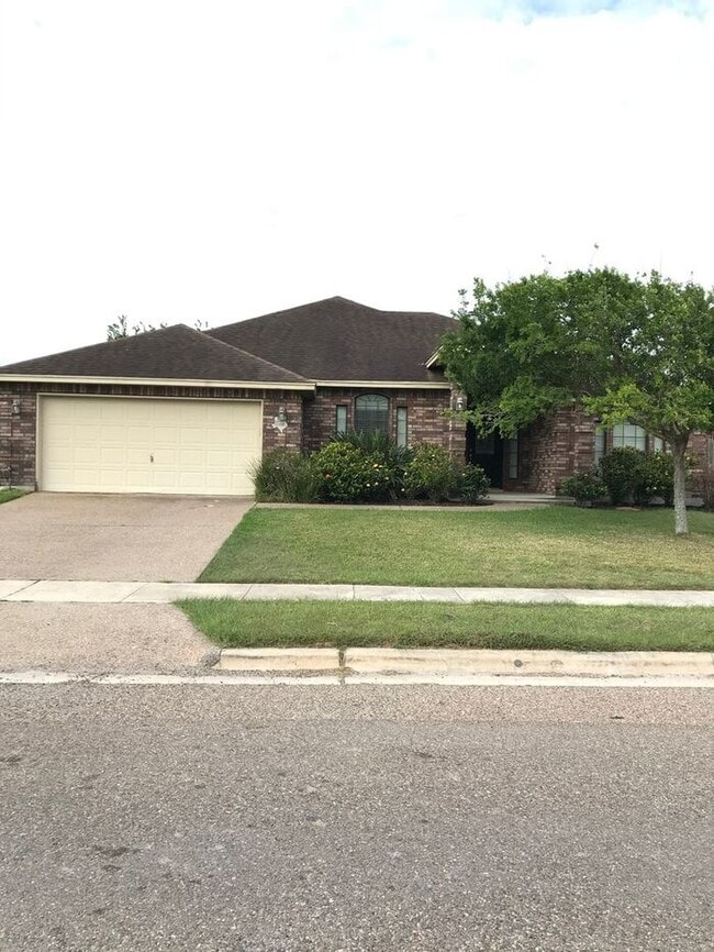 Building Photo - No Application Fees* $500 Off 1st Month Rent*