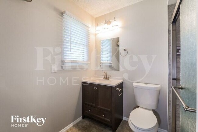 Building Photo - 15 Parkwood Dr