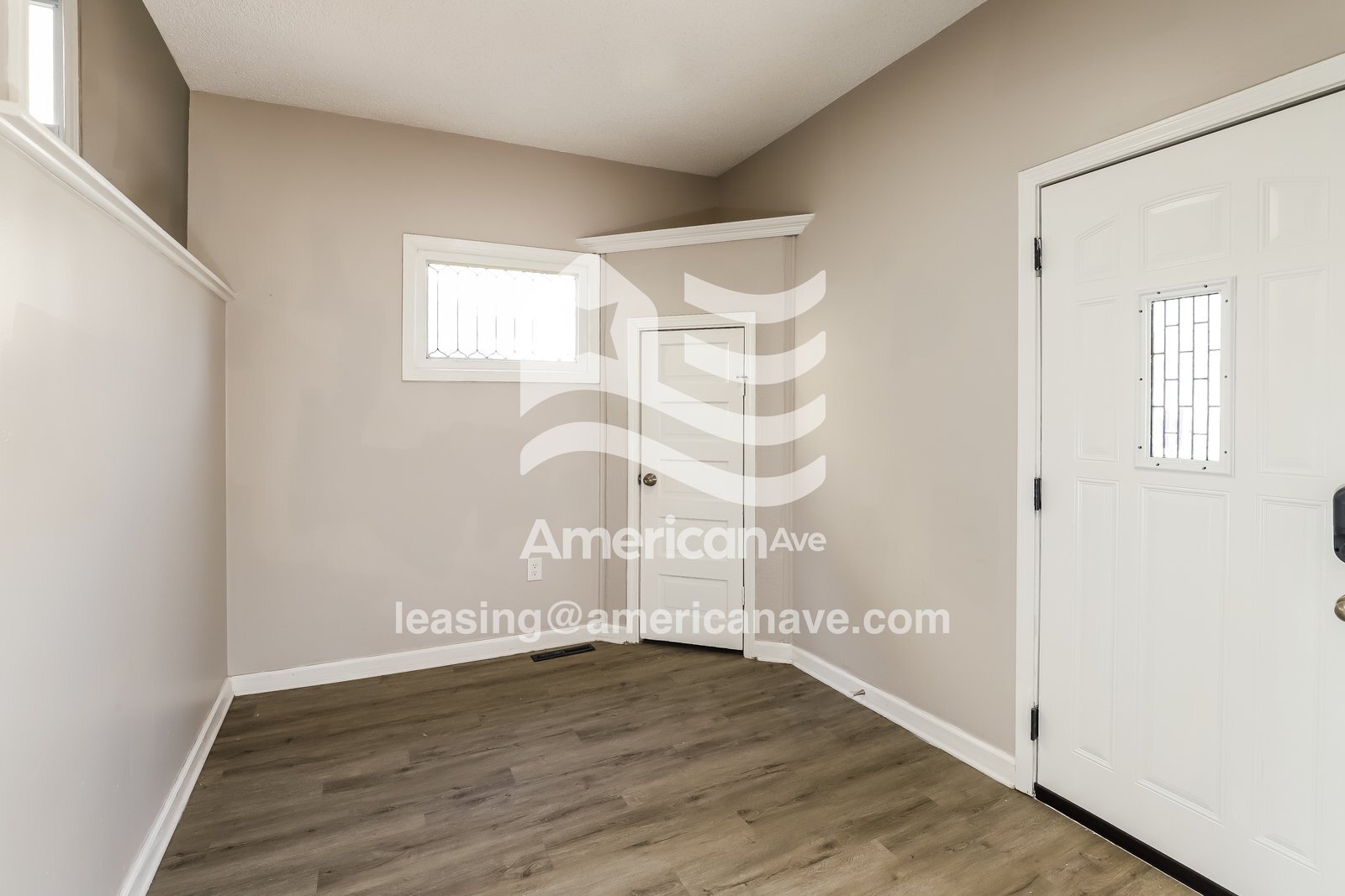 Building Photo - 136 N White Ave