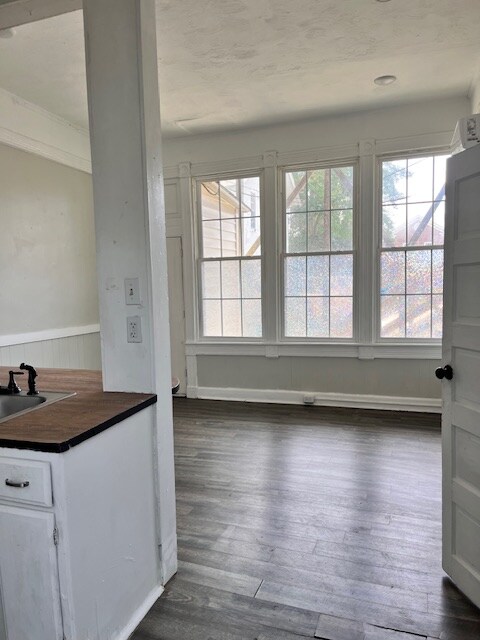 Building Photo - 406 S Armistead Ave