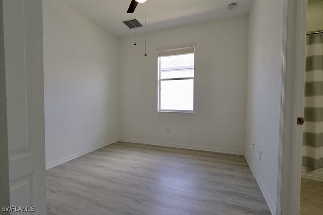 Building Photo - 2338 Heydon Cir E