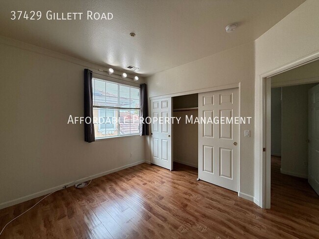 Building Photo - 37429 Gillett Rd