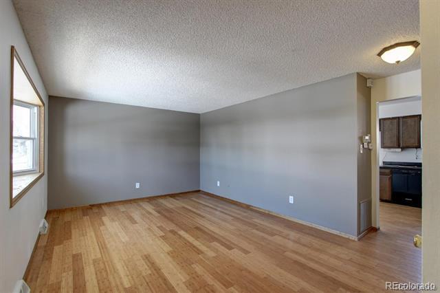 Building Photo - 6233 W Caley Ave