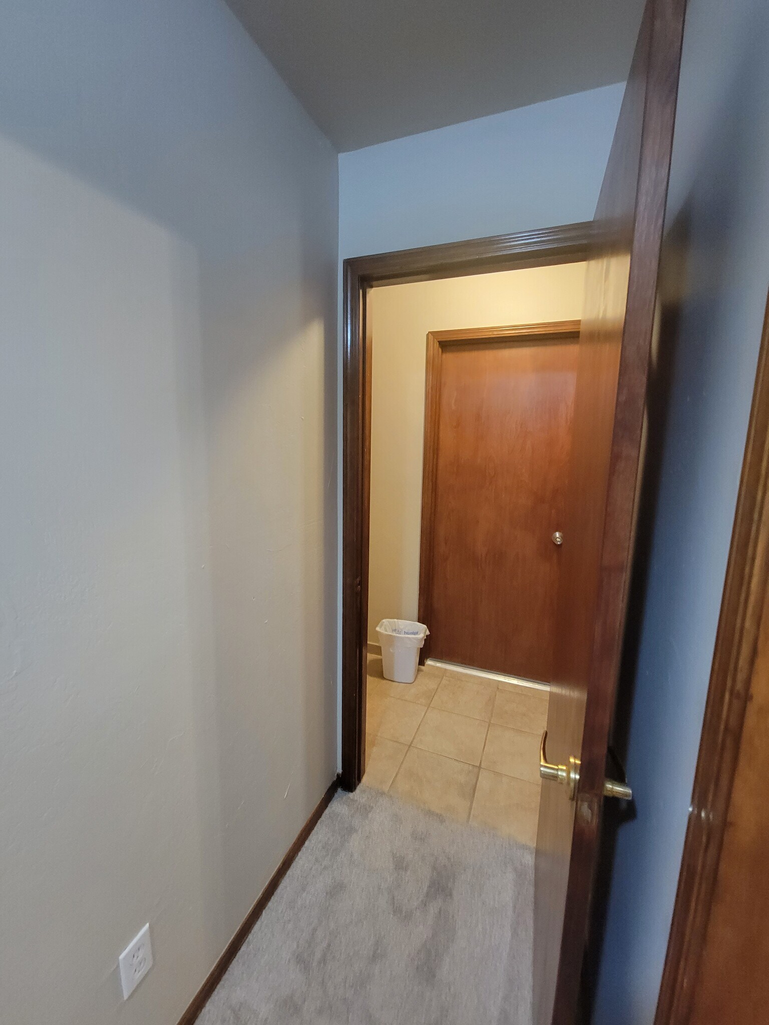 Building Photo - 813 Waterview Rd