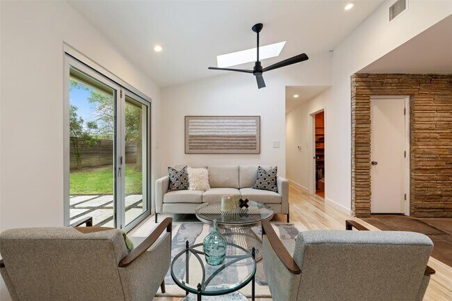 Building Photo - 2314 Westforest Dr